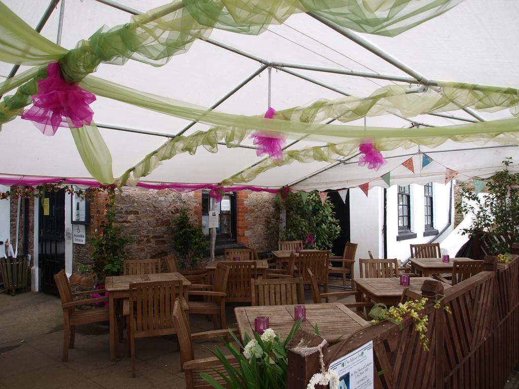 Manor Inn Galmpton Exterior foto